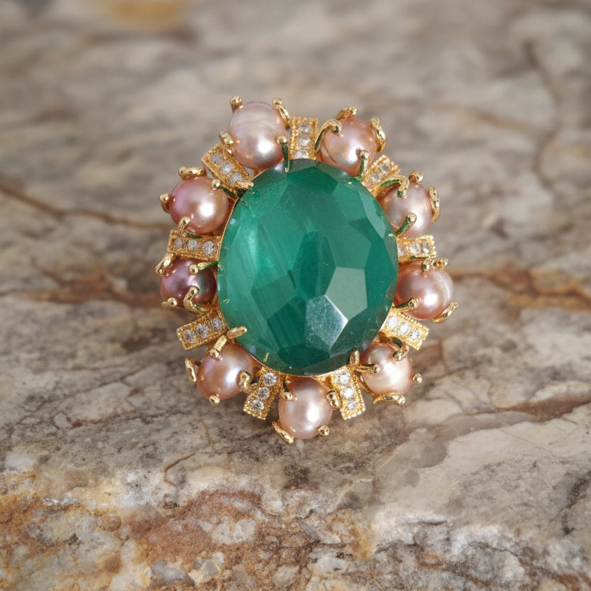 Bague oeil de chat vert perles d'eau douce et strass
