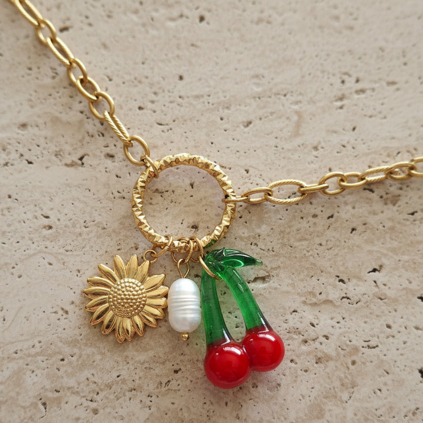 Collier Cherry