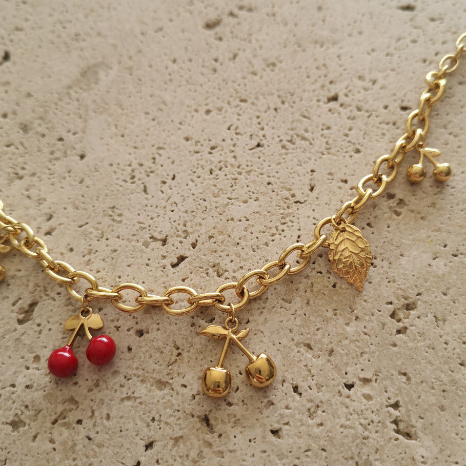 Collier Cherry