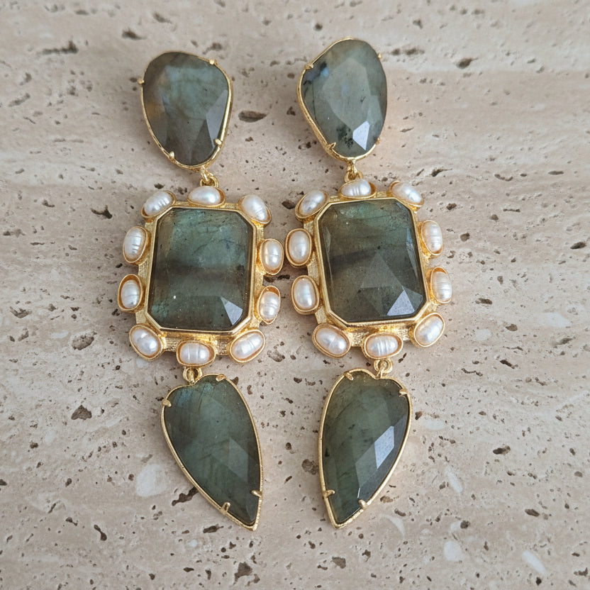 Boucles d’oreilles Labra – Labradorite et Perles d’Eau Douce